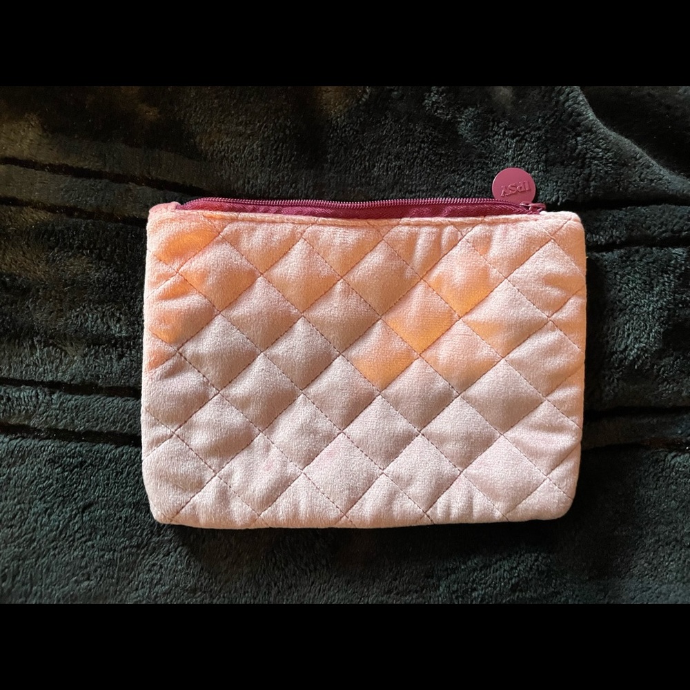 37. Face Essentials - Picture 3 of 3